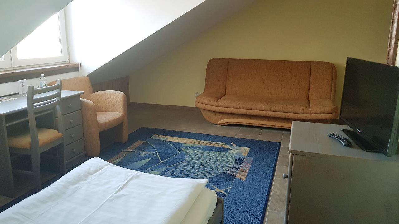 Hotel Metro 쿠드즈코 외부 사진