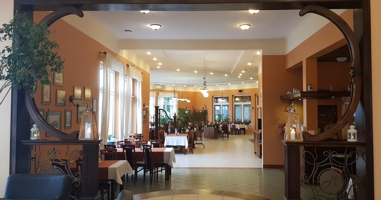 Hotel Metro 쿠드즈코 외부 사진