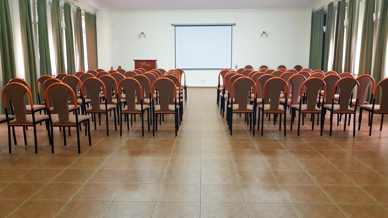 Hotel Metro 쿠드즈코 외부 사진