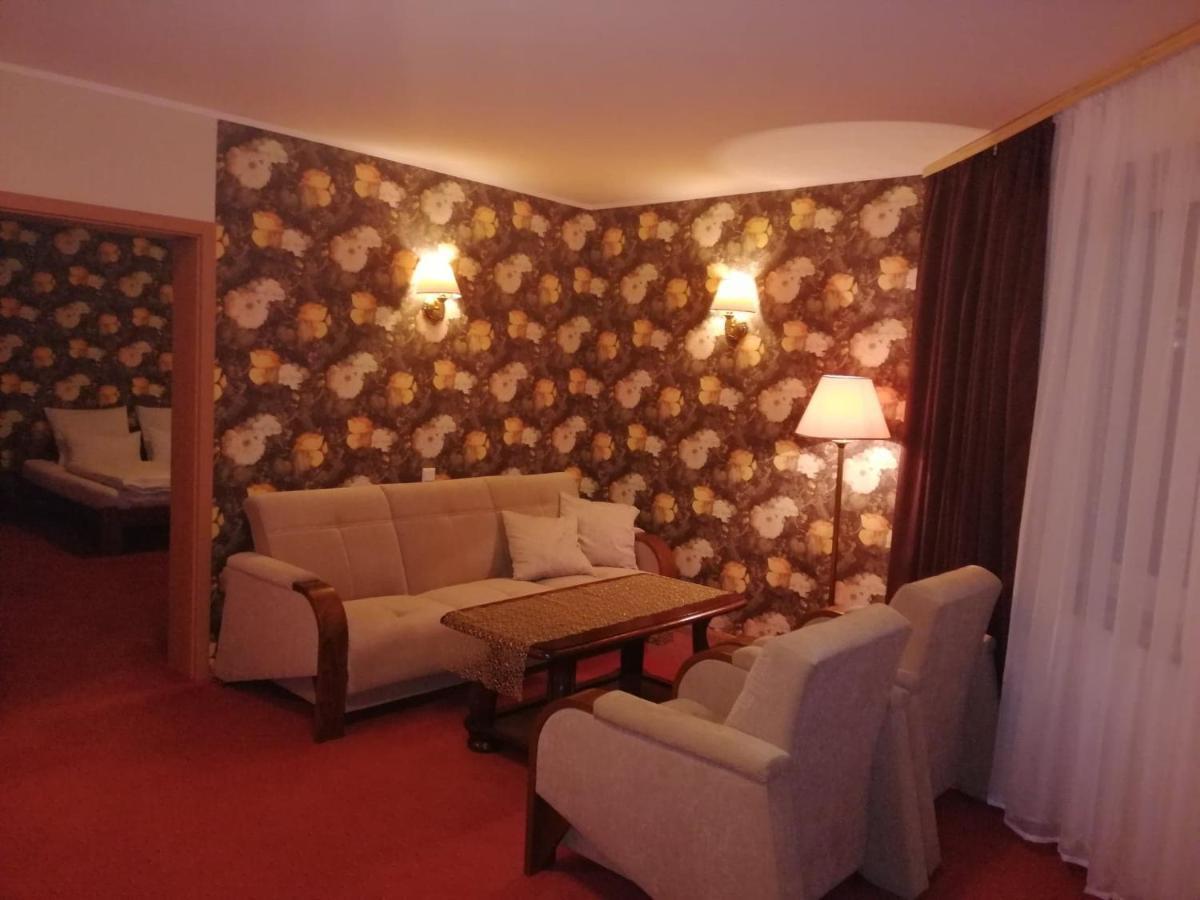 Hotel Metro 쿠드즈코 외부 사진